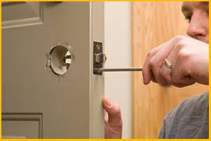 Phoenix Locksmith Services Phoenix, AZ 602-687-4403 - 10-lock-change-commercial